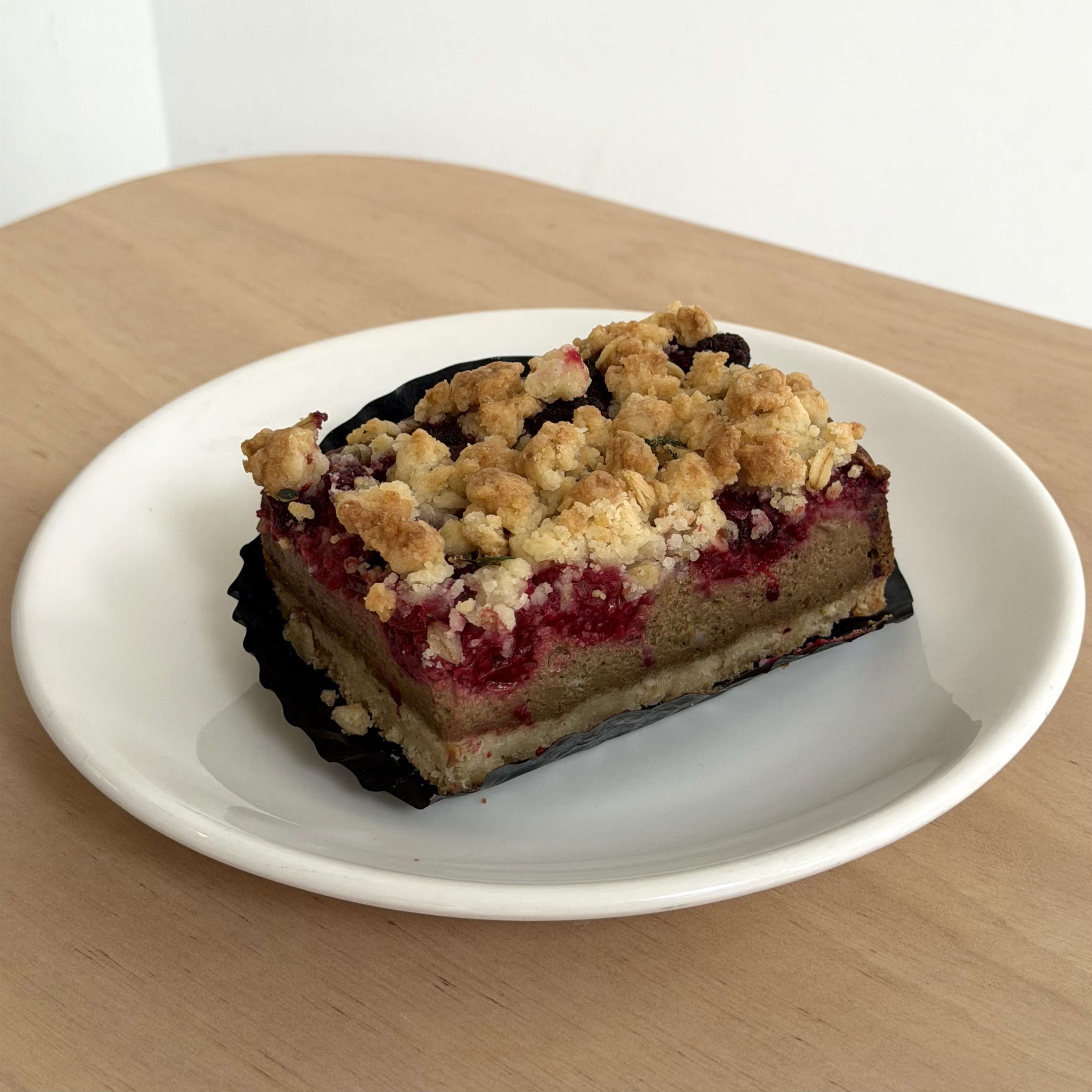 raspberry earl grey thyme cheesecake crumble